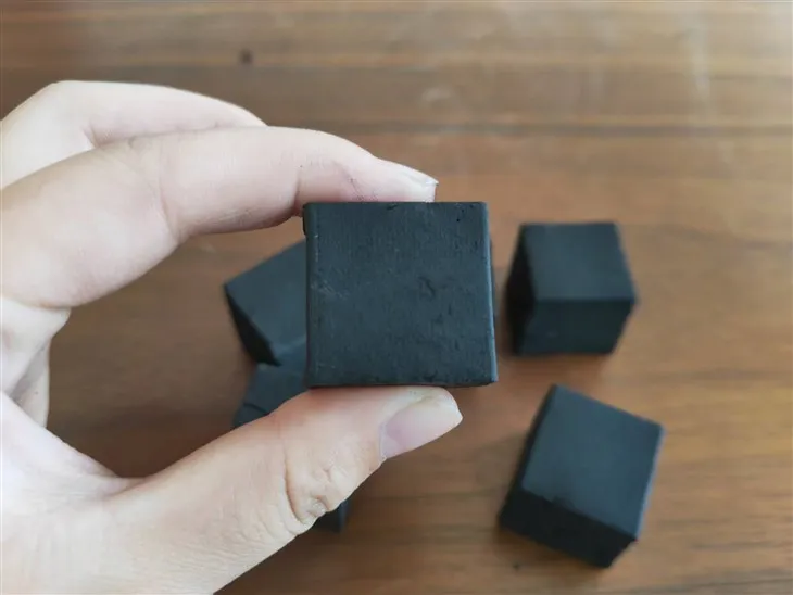 Kokosov shisha drveni ugljen